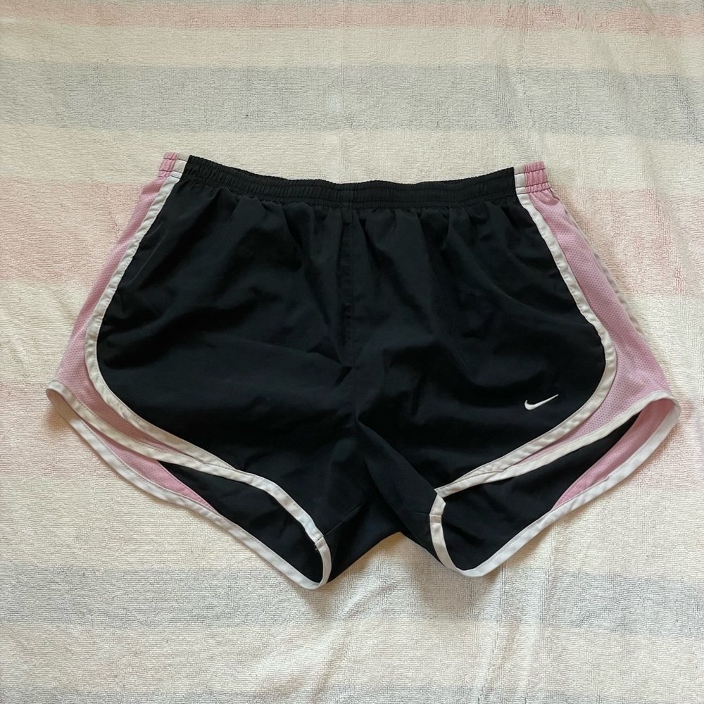 Black/pink Nike shorts